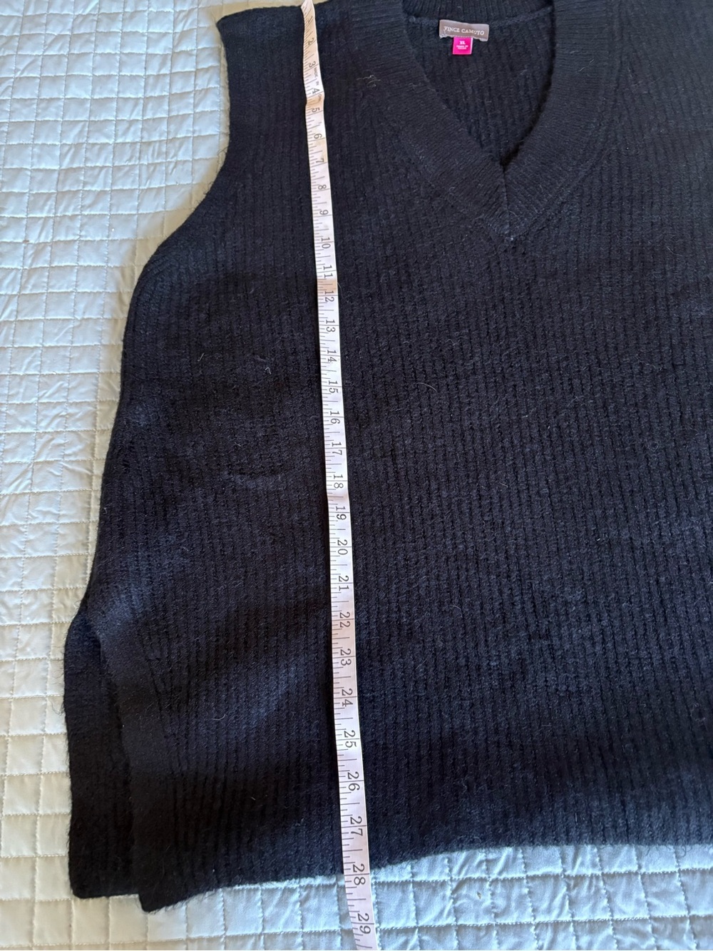 Vince Camuto Black V-Neck Sweater Vest. Runs Big - Picture 9 of 10